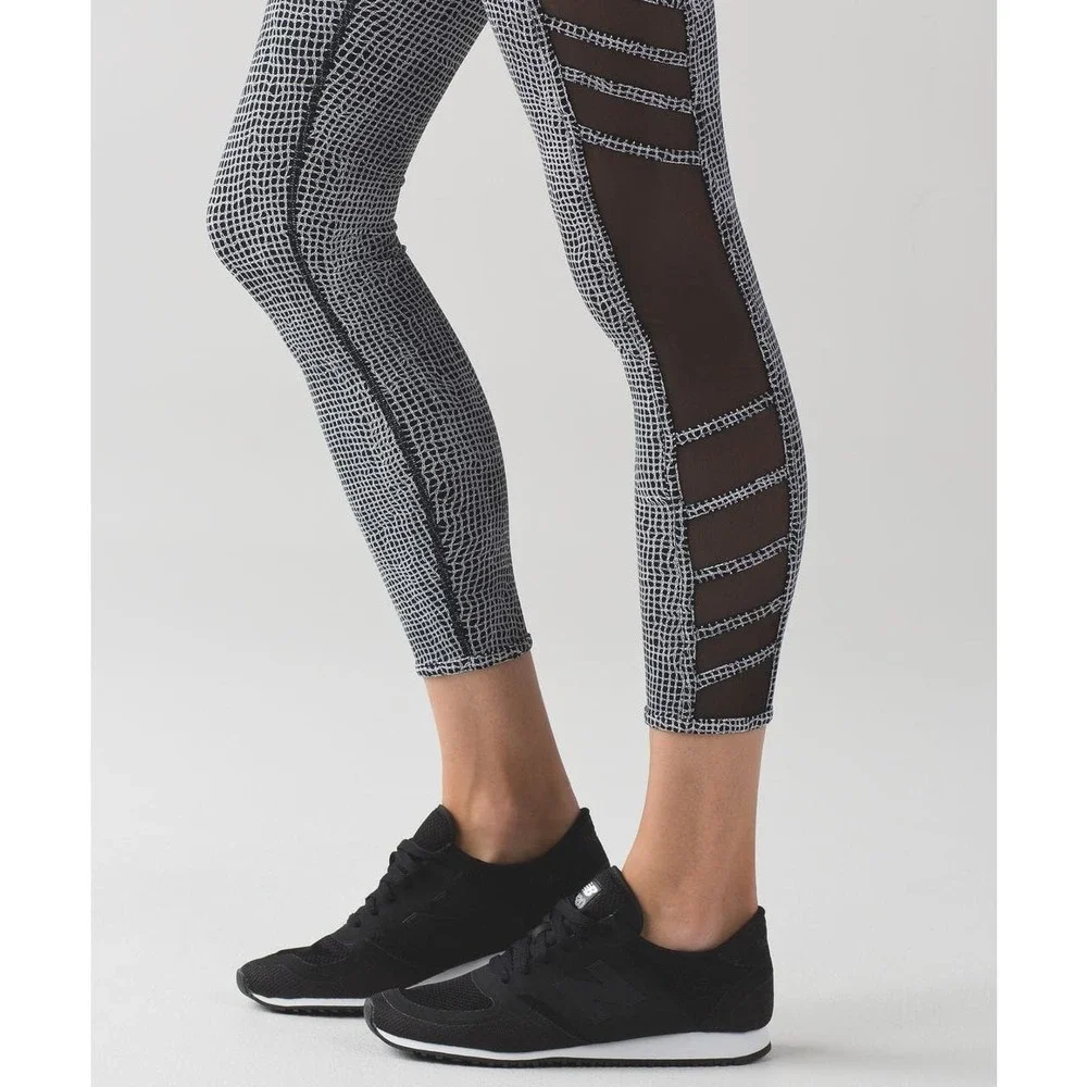 LULULEMON Wild And Free Tight Sz 6 Fall Net White Black - Picture 2 of 10
